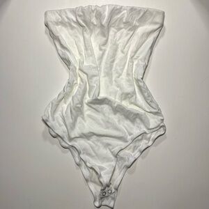 Whit cotton bodysuit